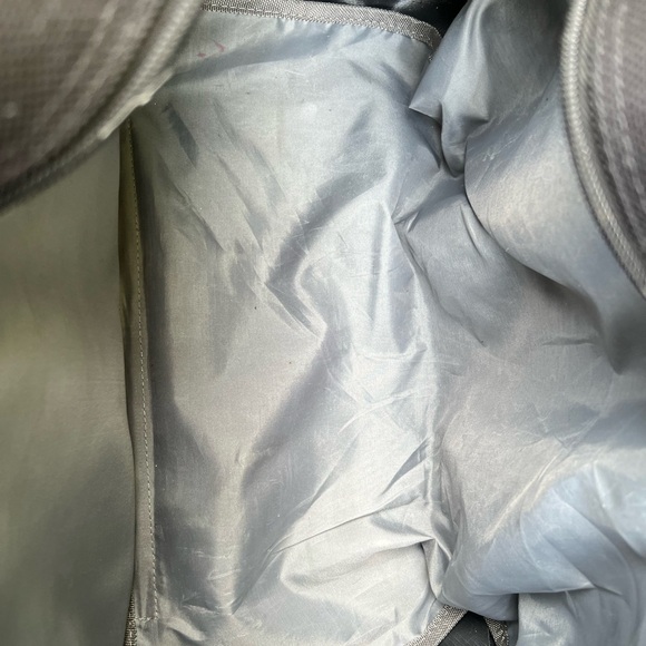 American Tourister Luggage - Picture 3 of 6